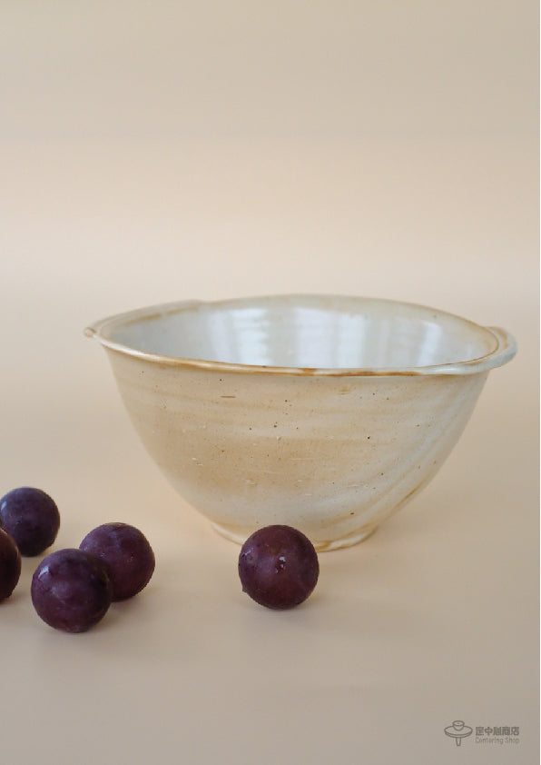 Oval-shaped bowl